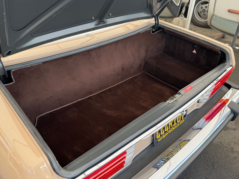 1986 Mercedes-Benz 560-Class
