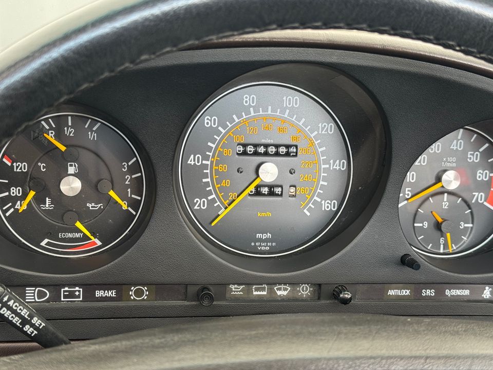 1986 Mercedes-Benz 560-Class