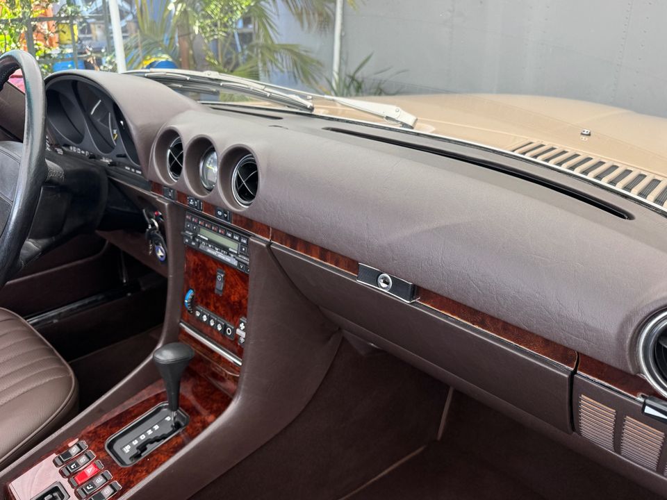 1986 Mercedes-Benz 560-Class