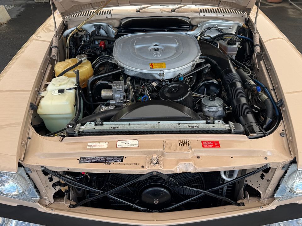1986 Mercedes-Benz 560-Class