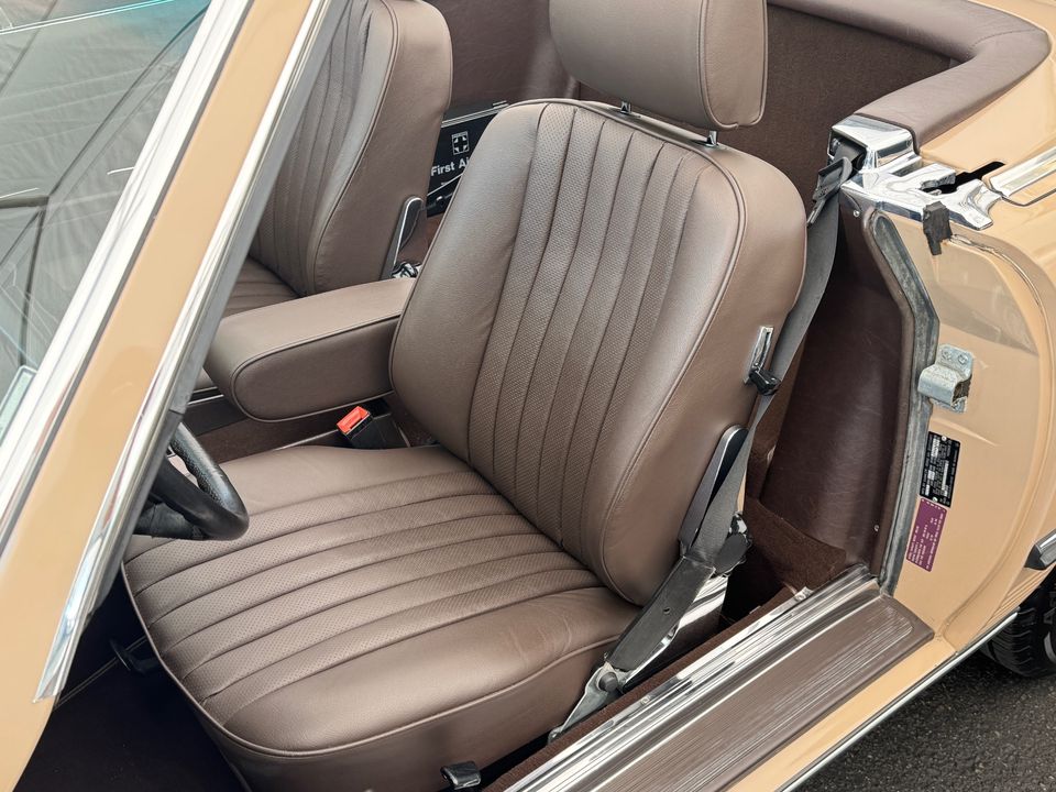1986 Mercedes-Benz 560-Class