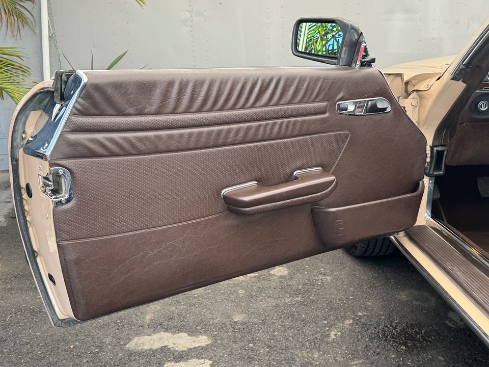 1986 Mercedes-Benz 560-Class