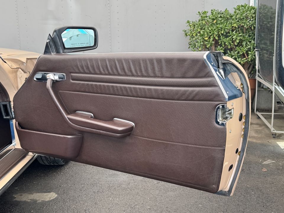 1986 Mercedes-Benz 560-Class