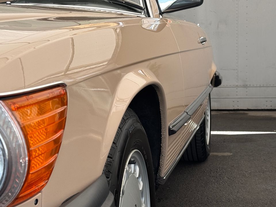 1986 Mercedes-Benz 560-Class