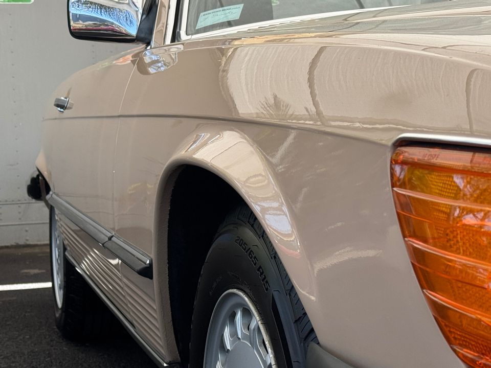 1986 Mercedes-Benz 560-Class
