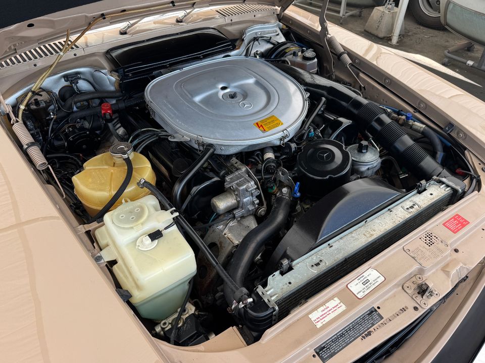 1986 Mercedes-Benz 560-Class