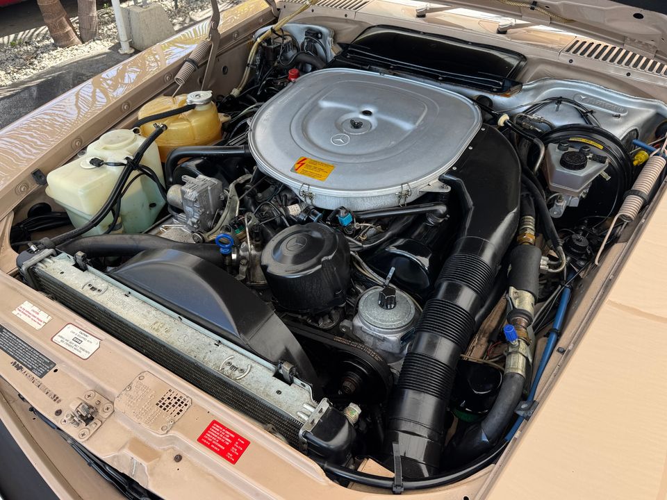 1986 Mercedes-Benz 560-Class