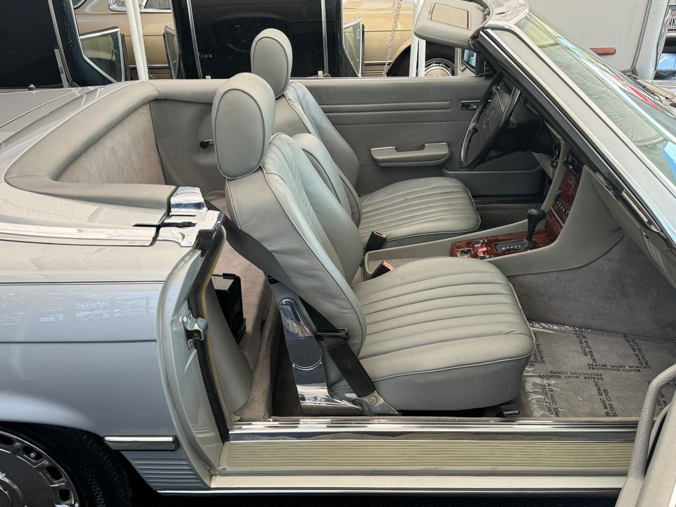 1987 Mercedes-Benz 560 Class