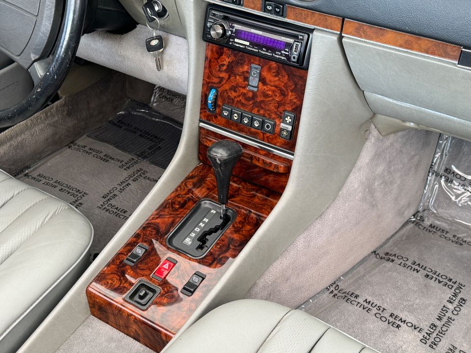 1987 Mercedes-Benz 560 Class