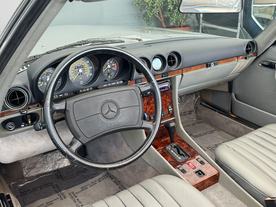 1987 Mercedes-Benz 560 Class