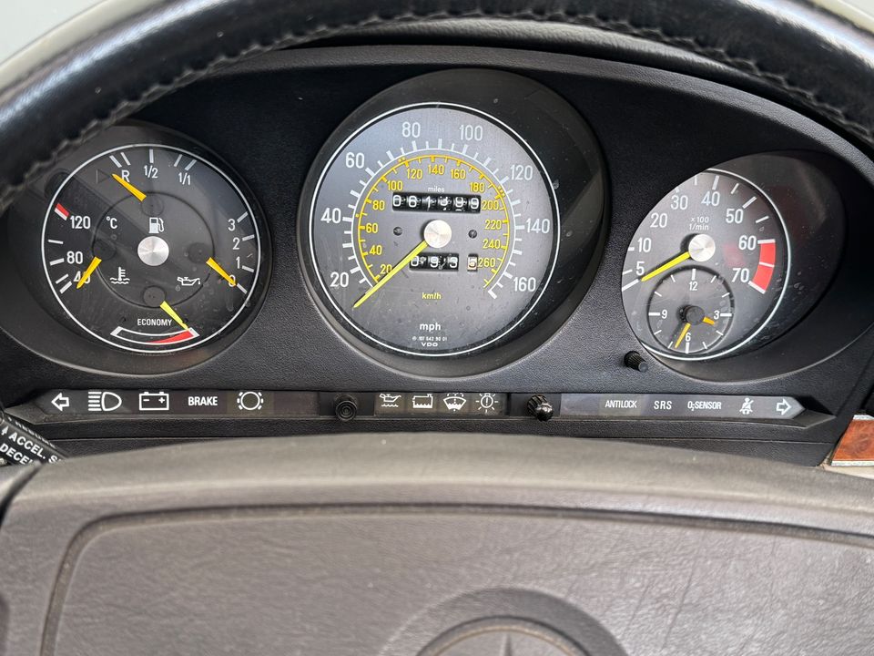 1987 Mercedes-Benz 560 Class