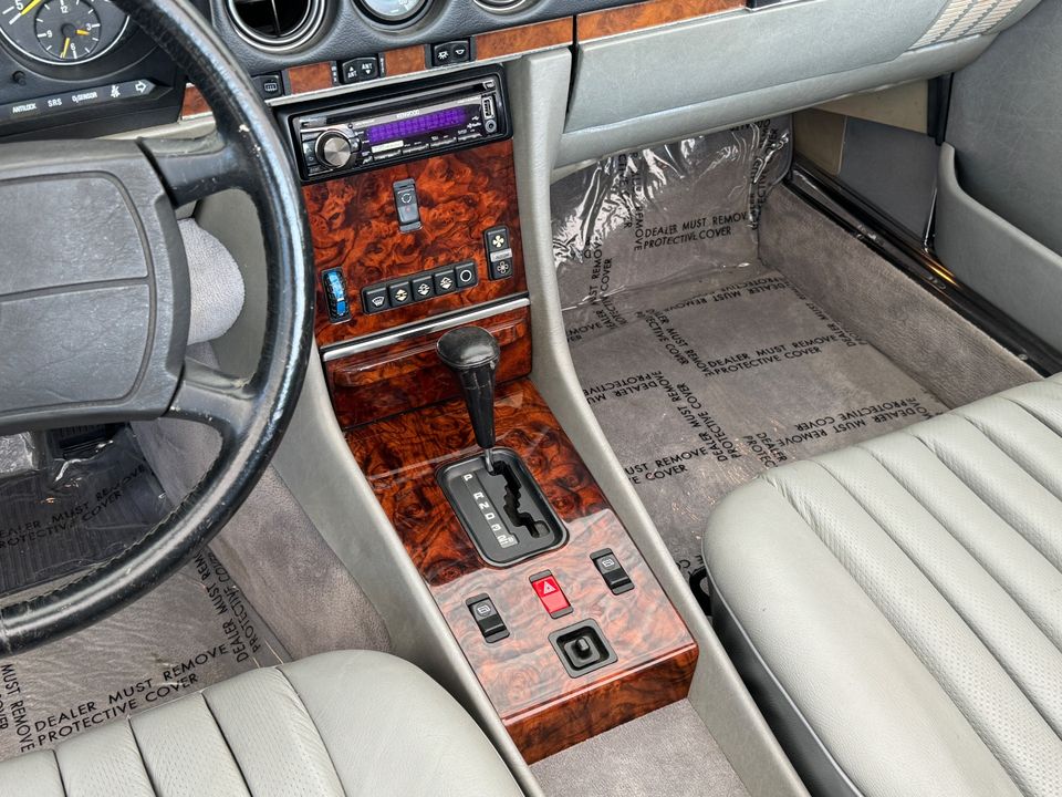 1987 Mercedes-Benz 560 Class