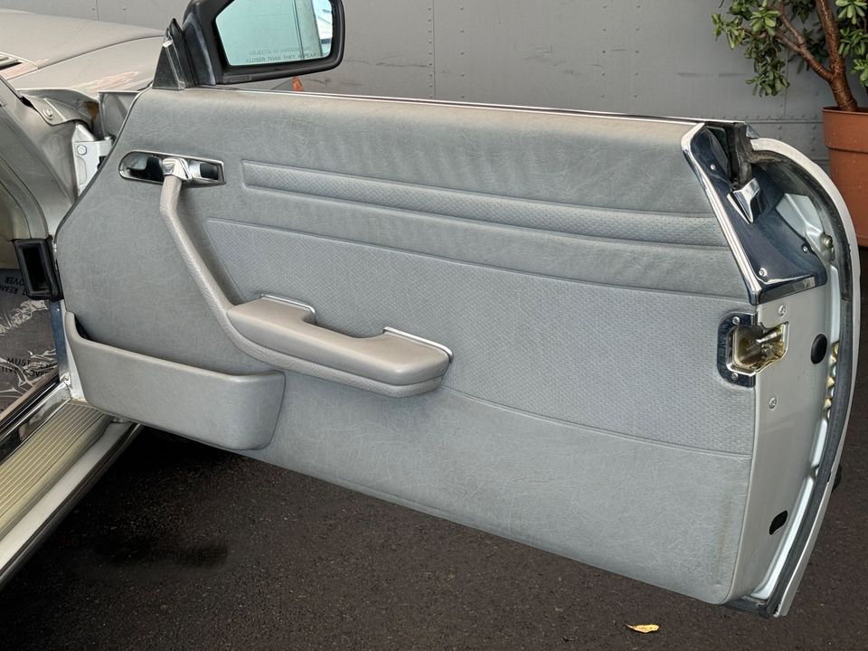 1987 Mercedes-Benz 560 Class
