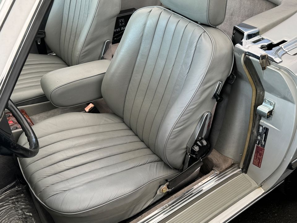 1987 Mercedes-Benz 560 Class