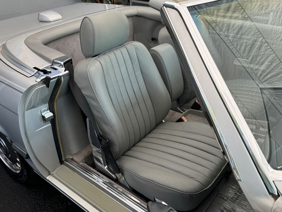 1987 Mercedes-Benz 560 Class