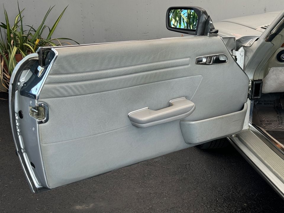 1987 Mercedes-Benz 560 Class