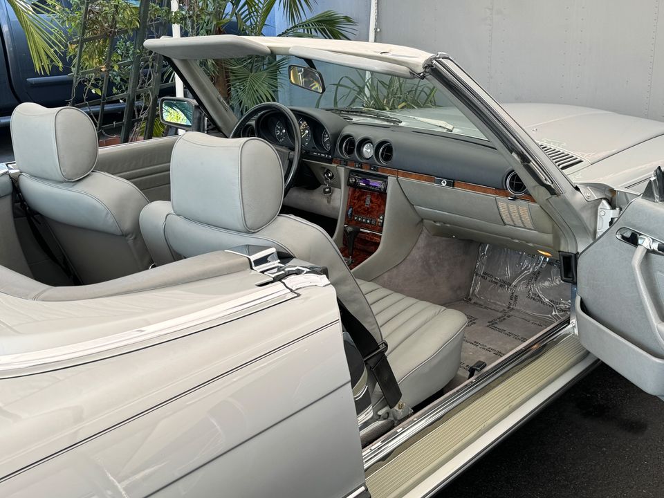 1987 Mercedes-Benz 560 Class