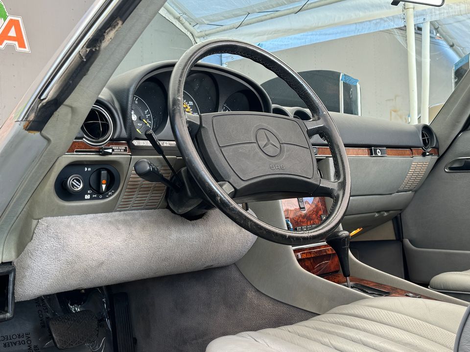 1987 Mercedes-Benz 560 Class
