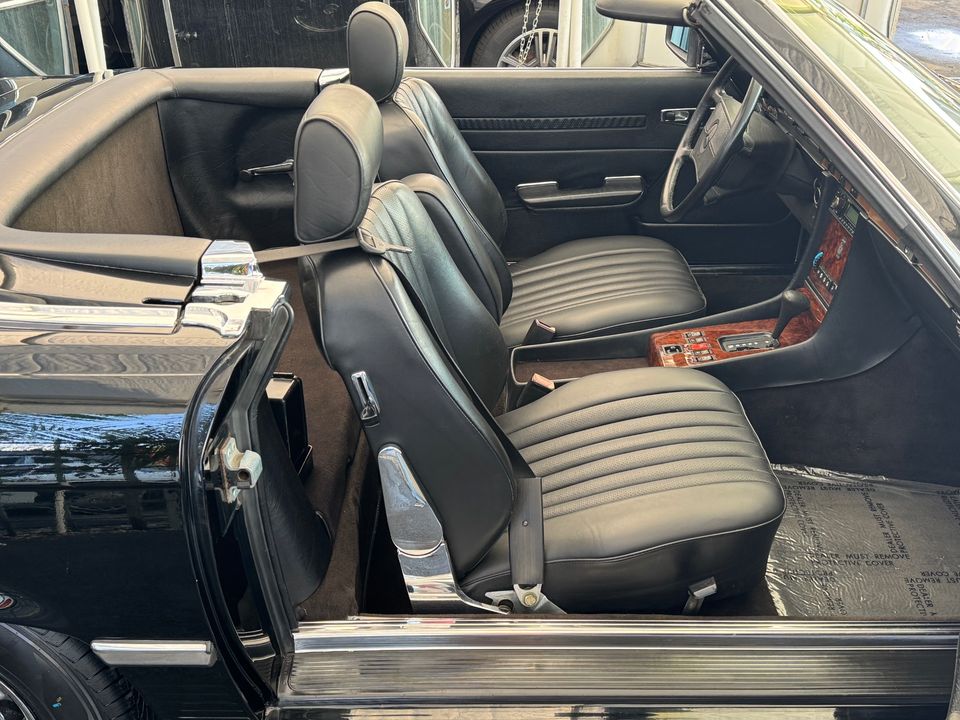 1989 Mercedes-Benz 560-Class