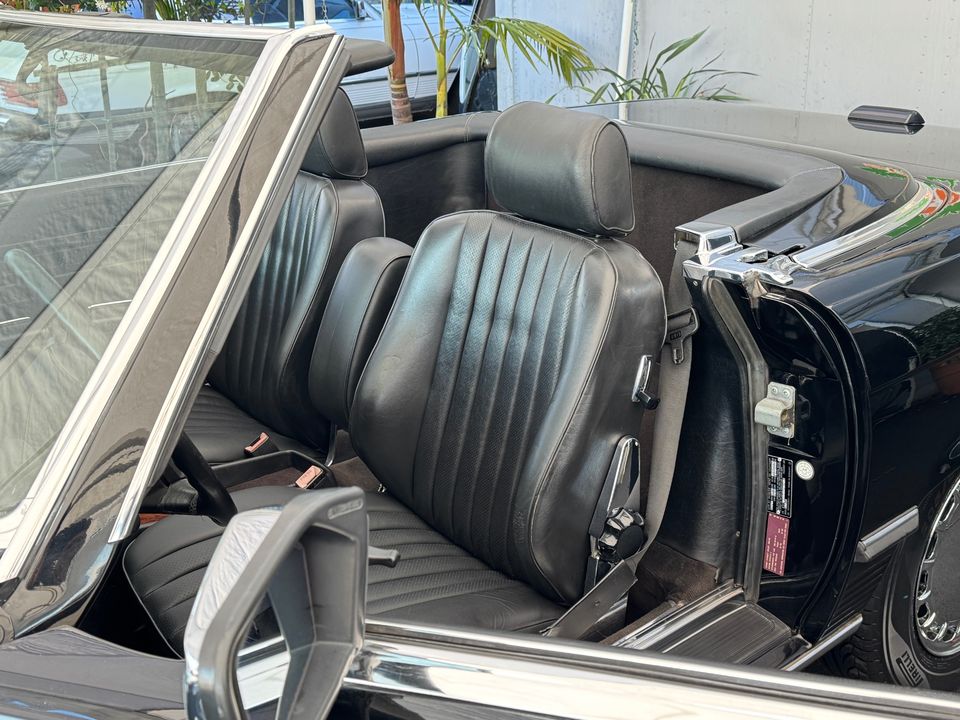 1989 Mercedes-Benz 560-Class