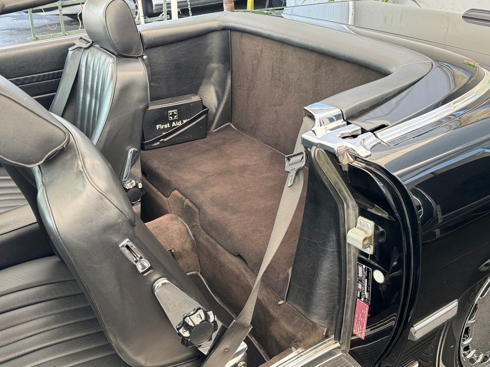 1989 Mercedes-Benz 560-Class
