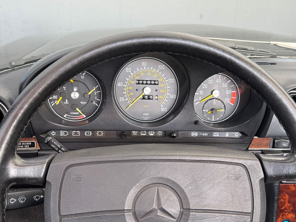 1989 Mercedes-Benz 560-Class