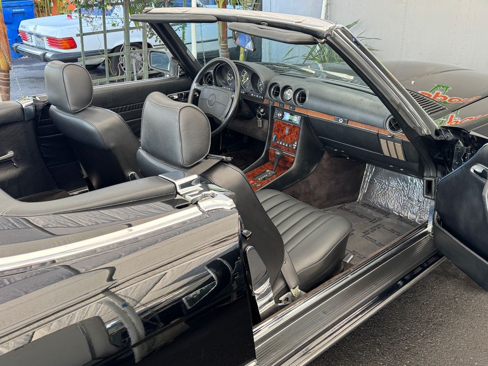 1989 Mercedes-Benz 560-Class