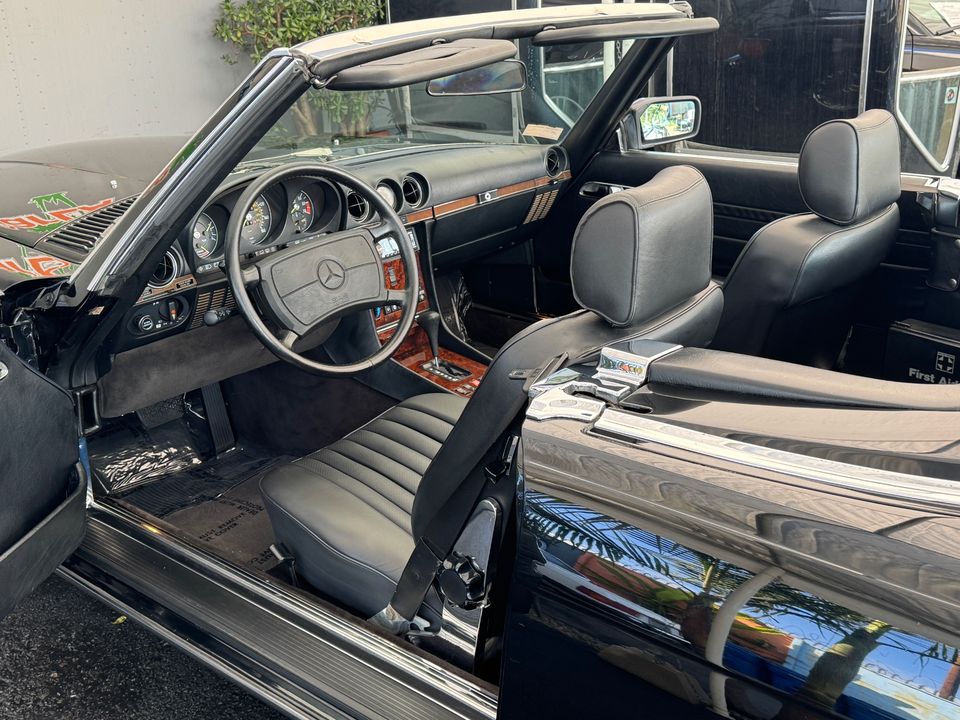 1989 Mercedes-Benz 560-Class