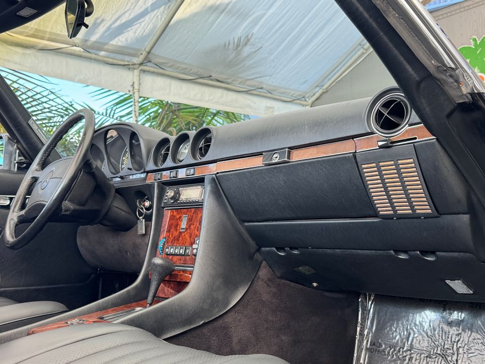 1989 Mercedes-Benz 560-Class