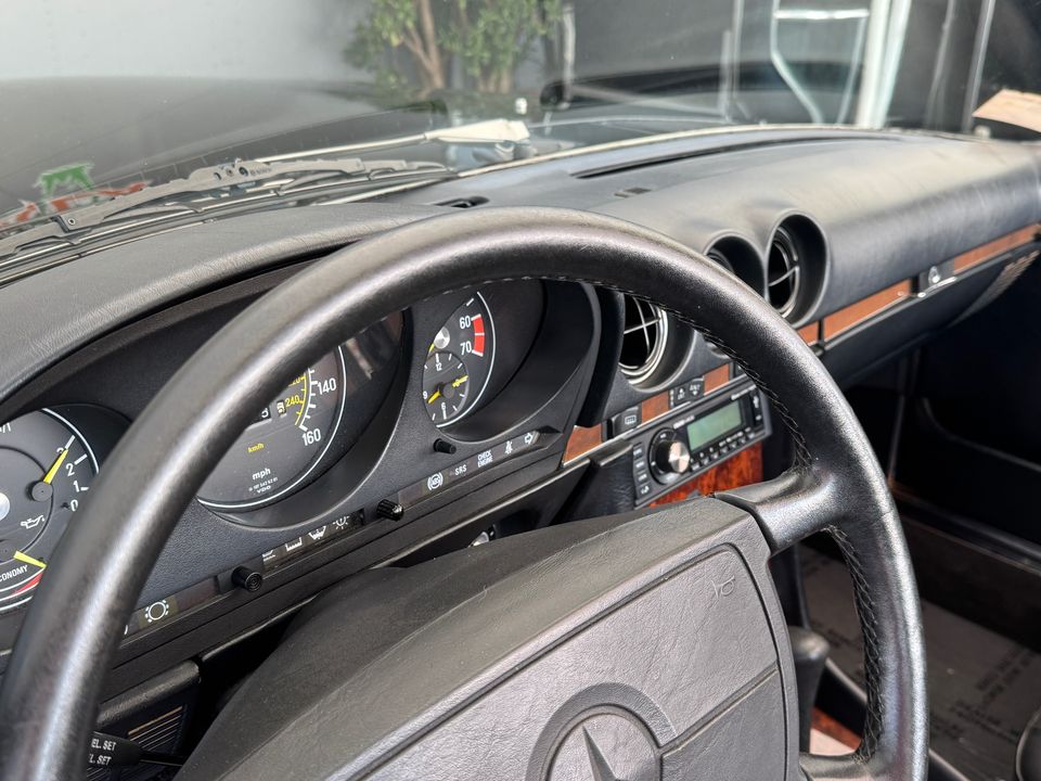 1989 Mercedes-Benz 560-Class