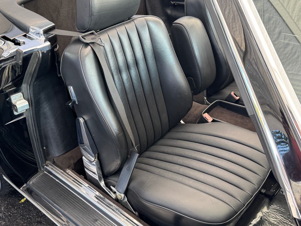 1989 Mercedes-Benz 560-Class