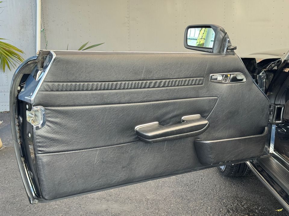 1989 Mercedes-Benz 560-Class