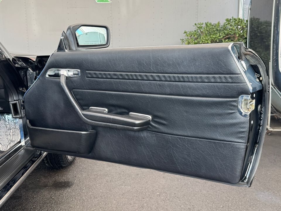 1989 Mercedes-Benz 560-Class