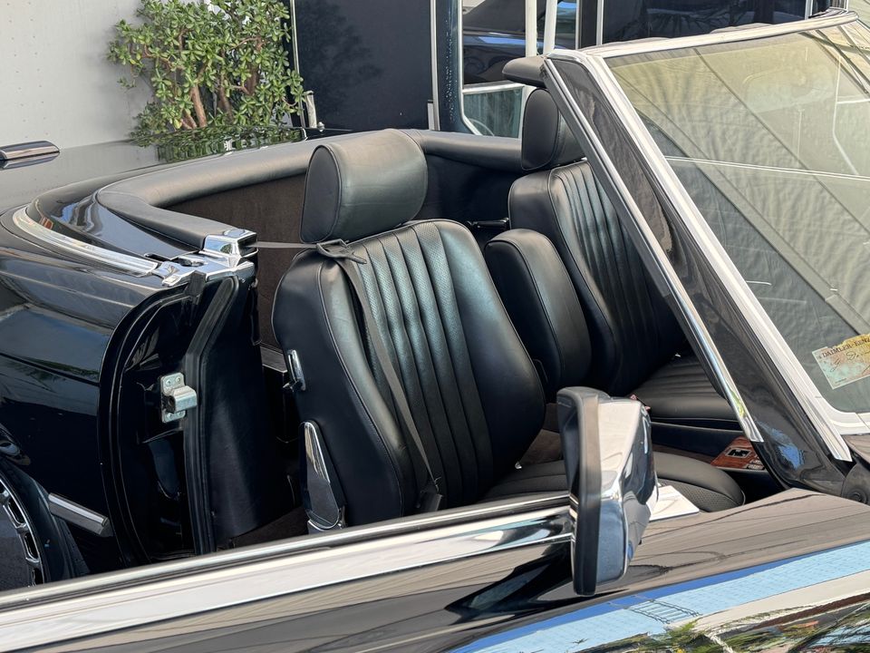 1989 Mercedes-Benz 560-Class