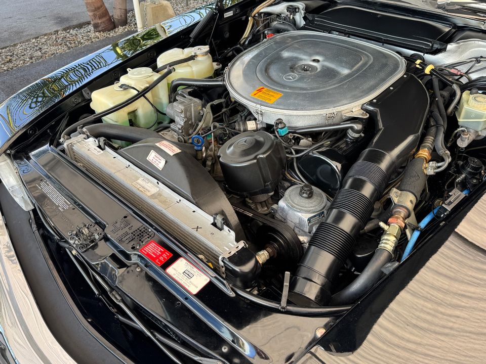 1989 Mercedes-Benz 560-Class