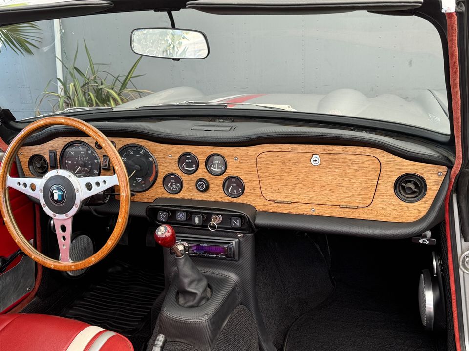 1968 TRIUMPH TR250