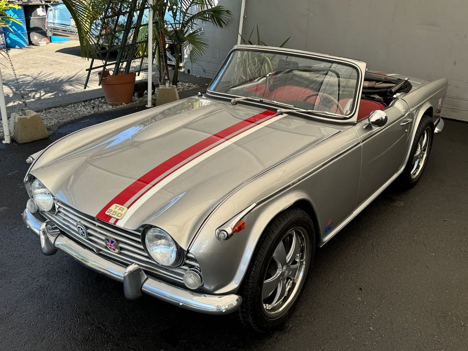 1968 TRIUMPH TR250