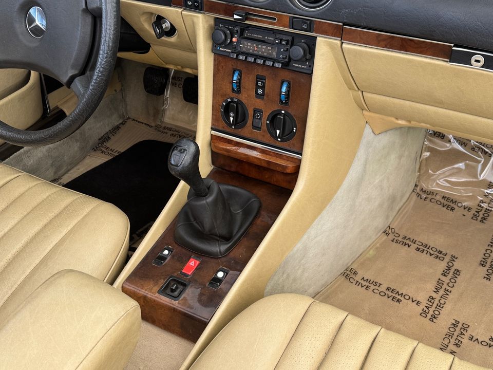 1983 MERCEDES-Benz 280SL