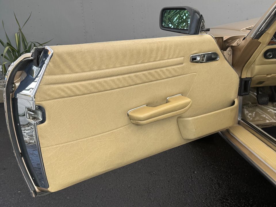 1983 MERCEDES-Benz 280SL