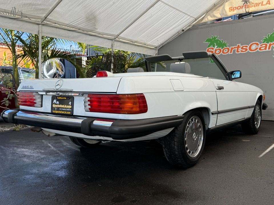 1987 Mercedes-Benz 560-Class