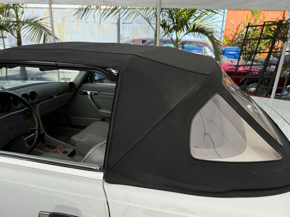 1987 Mercedes-Benz 560-Class
