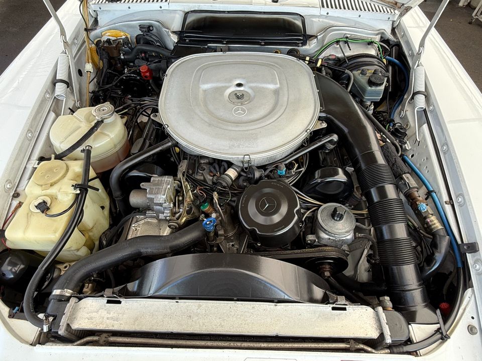 1987 Mercedes-Benz 560-Class