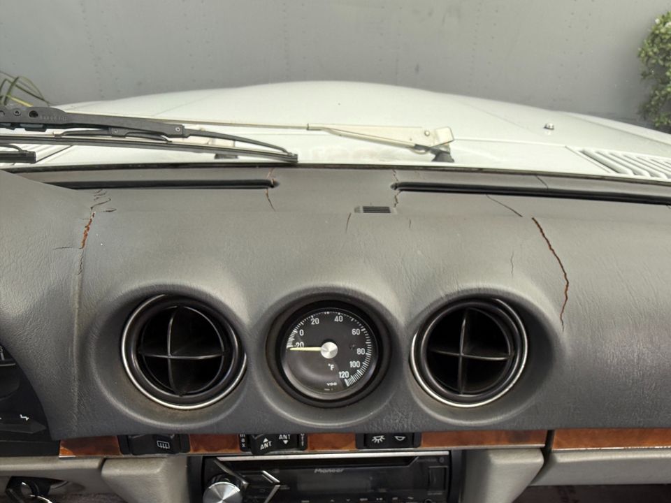 1987 Mercedes-Benz 560-Class