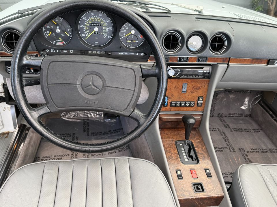 1987 Mercedes-Benz 560-Class