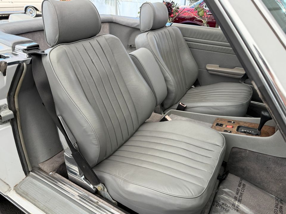 1987 Mercedes-Benz 560-Class