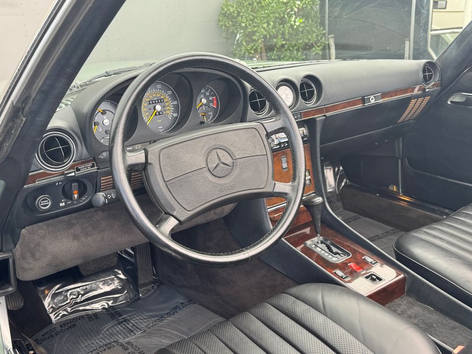 1988 Mercedes-Benz 560-Class