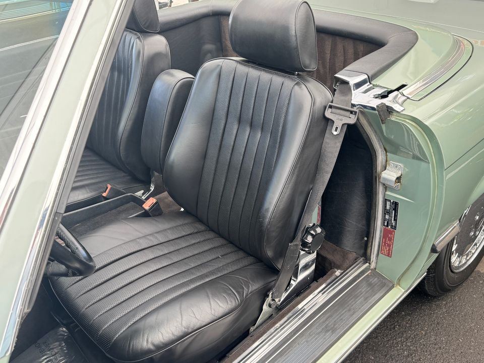 1988 Mercedes-Benz 560-Class