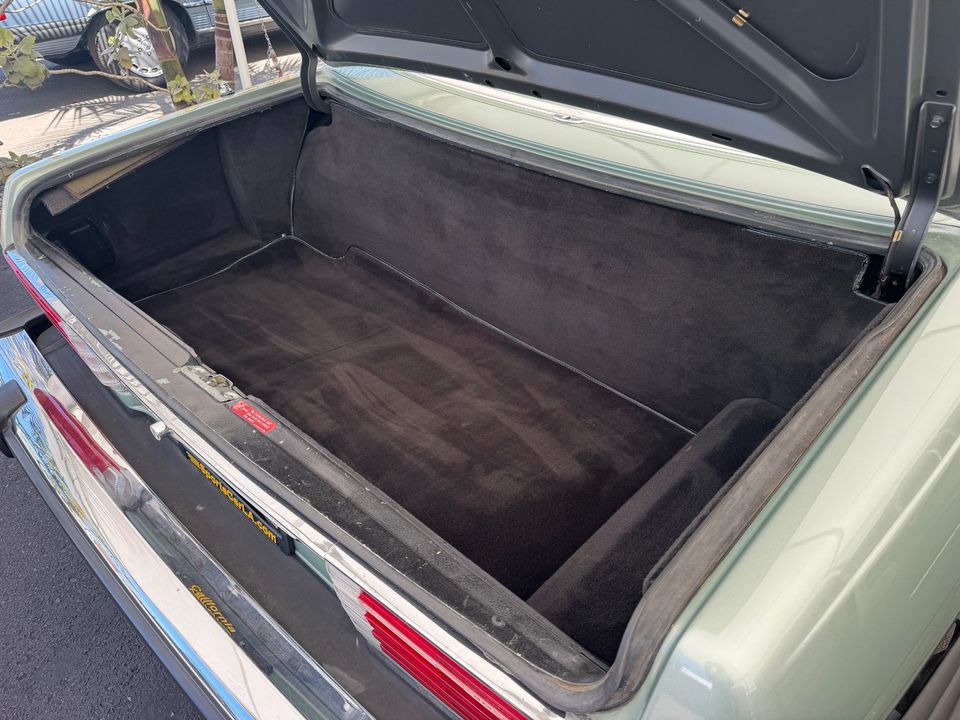 1988 Mercedes-Benz 560-Class