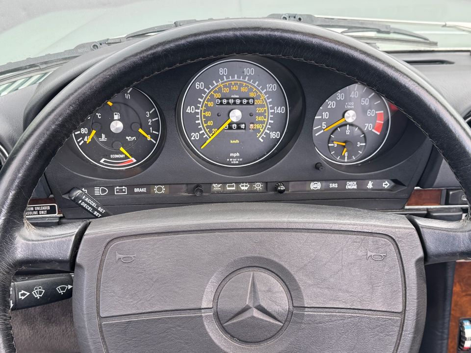 1988 Mercedes-Benz 560-Class