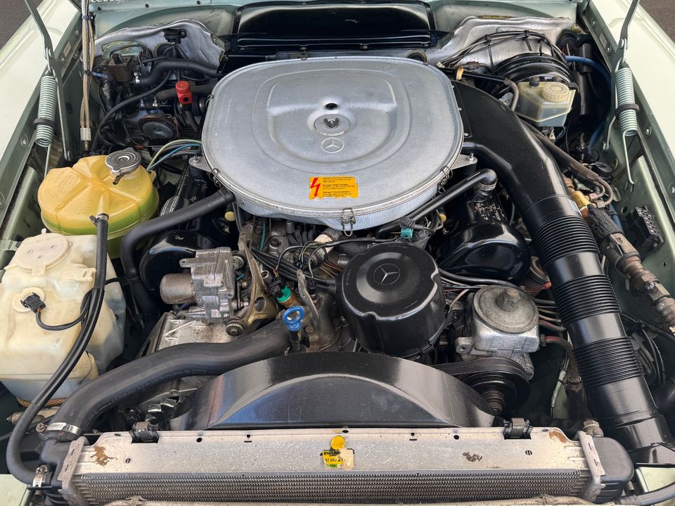 1988 Mercedes-Benz 560-Class